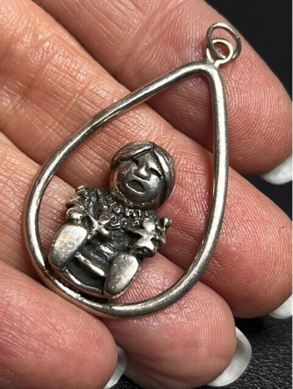 B7023 Vintage Sterling Silver *unmarked Teardrop Storyteller Pendant 44mm 6.1g